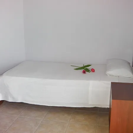 Hotel Iris And Gialos (Crete)